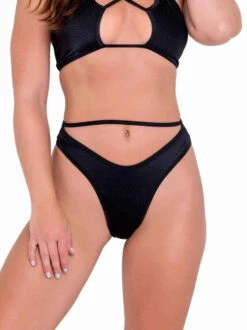 Roma R-6135 - High-Waisted Shorts With Cutout Panel